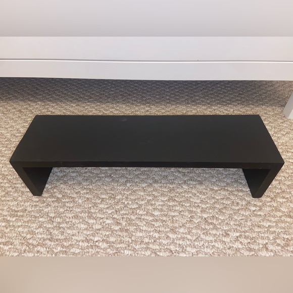 Black wood “u” shaped wall shelf - Picture 3 of 5